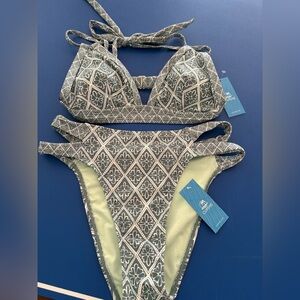 NWT sz sm Cupshe Floral Patterned Bikini Set in green and Cream